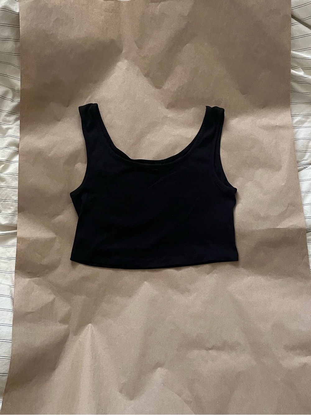 Black cropped tank